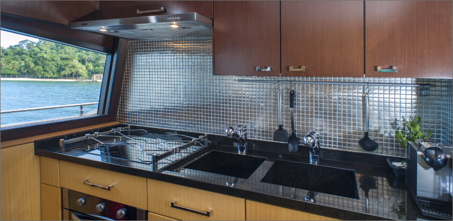 Aluguel de Iate em Angra dos Reis- Posillipo Technema 112- 13