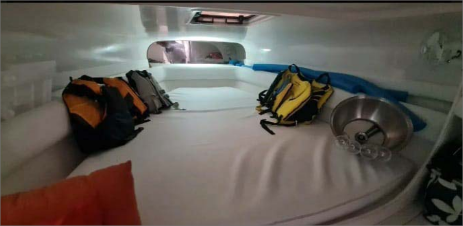 Aluguel de Lancha em Bertioga- Runner 33- 15 (4)